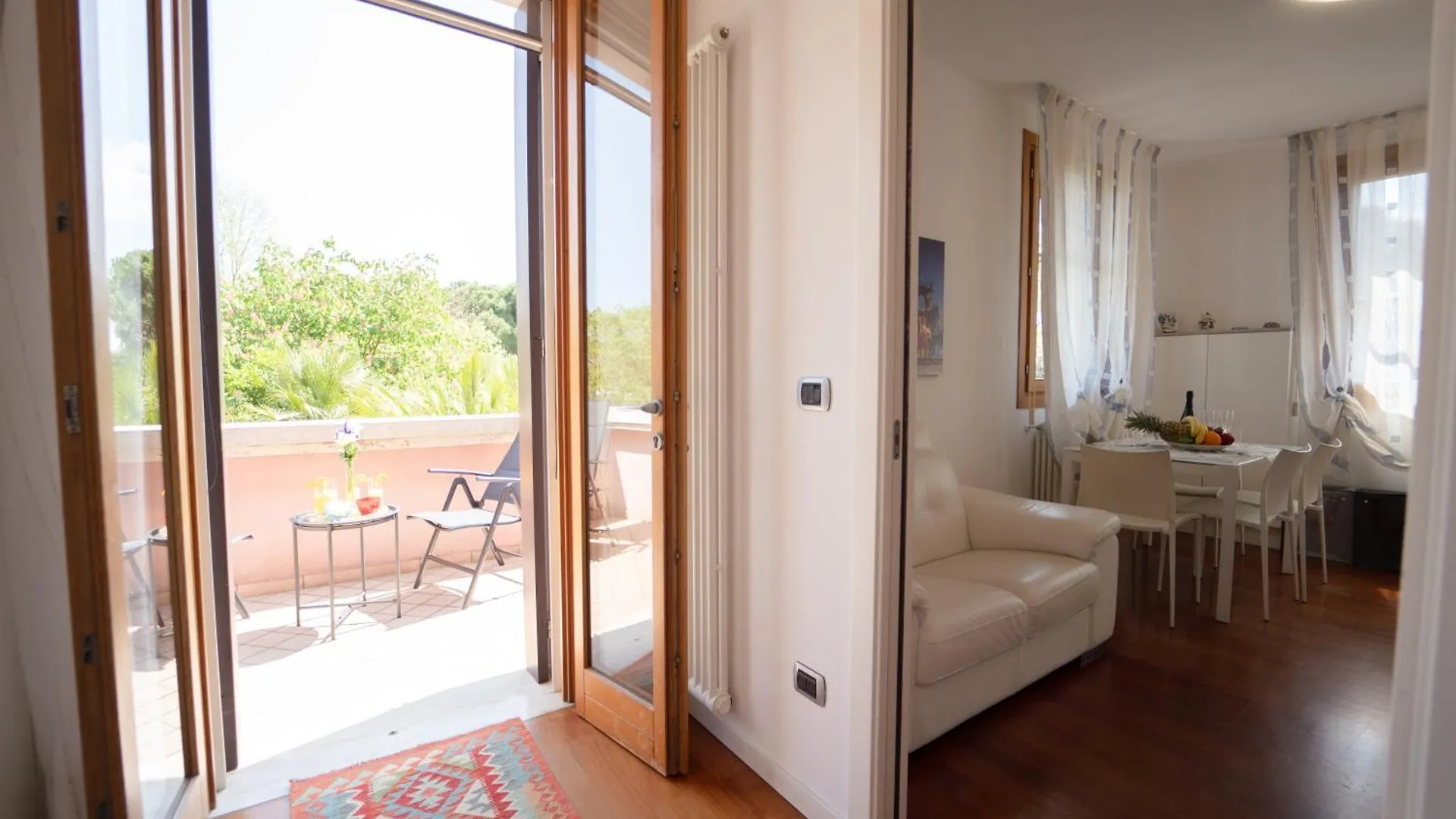 Casa Elti - Shanti And Jay Apartments Lido di Venezia